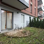 Great Apartment With A Garden In The City Center, Old Town