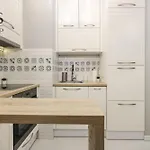 Great Apartment With A Garden In The City Center, Old Town