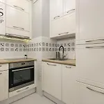 Great Apartment With A Garden In The City Center, Old Town
